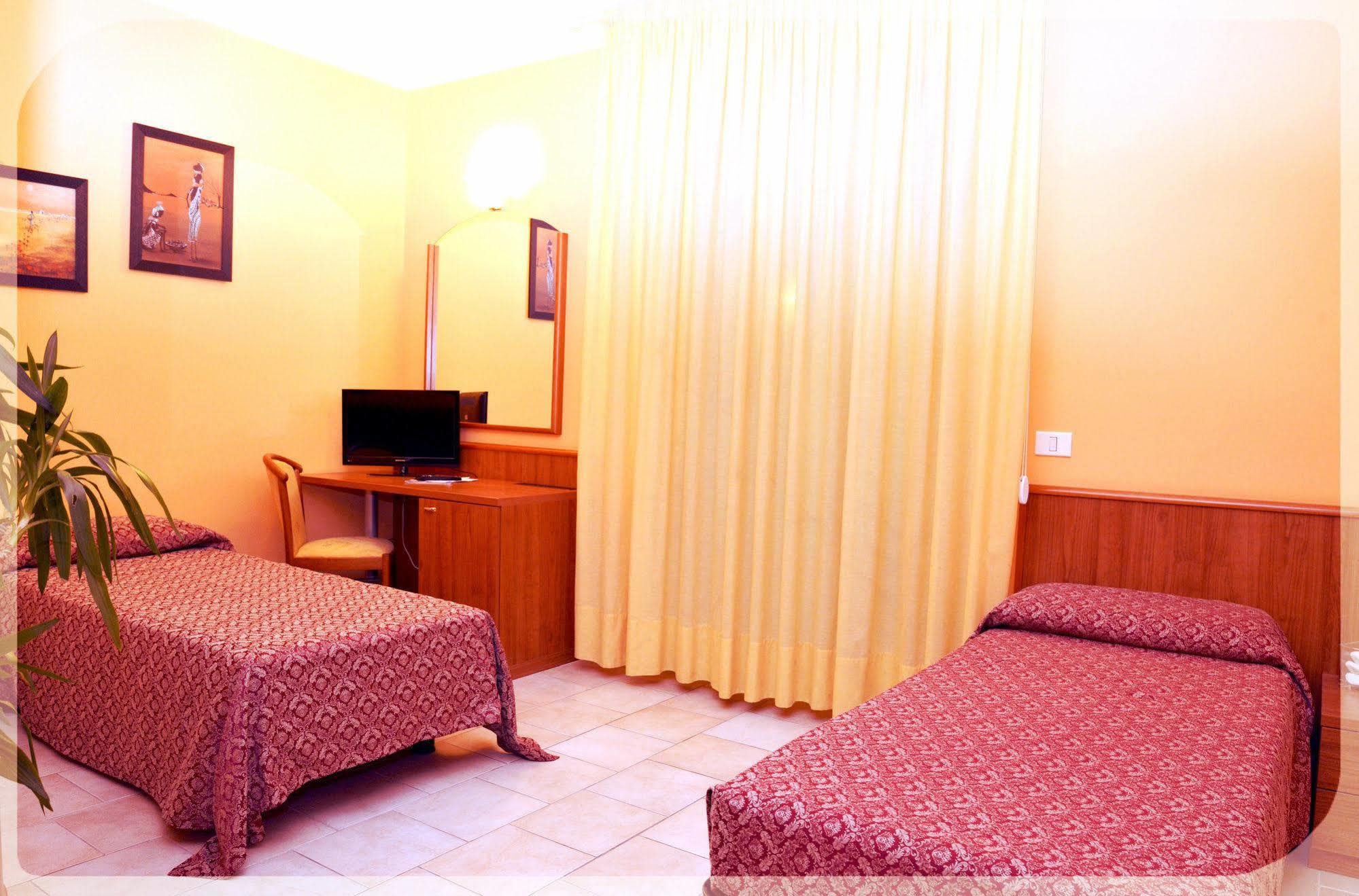 Hotel E Appartamenti La Solaria San Giovanni Rotondo Kültér fotó